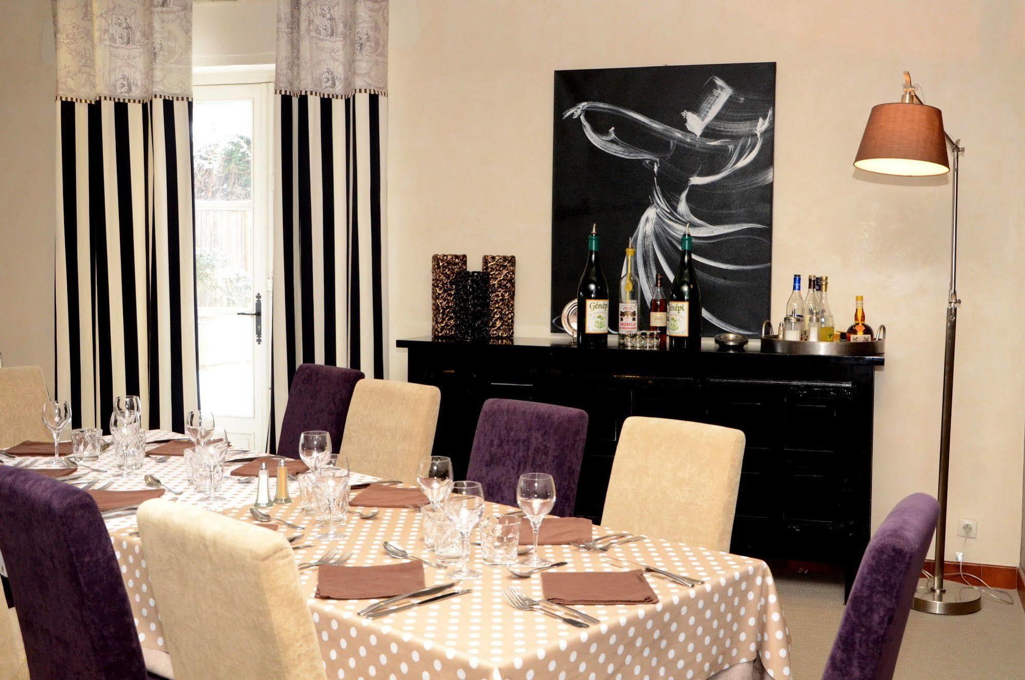 Logis Hotel-Restaurant Saint Romain 안세 외부 사진